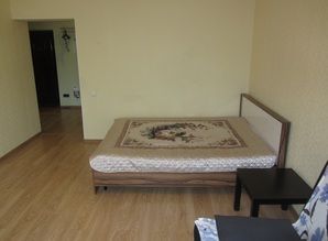 Rent apartment, proprietress apartment daily 8 marta 190, Yekaterinburg