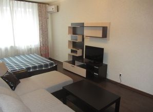 1 кв тюменский мкр квартира посуточно пермякова,77, Тюмень