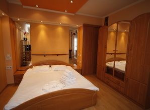 apartment daily Furmanova 77, Almaty