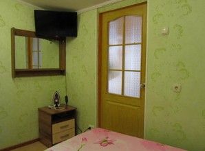 Уютный номер в частном секторе квартира посуточно Калинина 28-1, Алупка