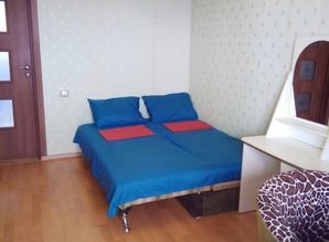 2-х комнатная квартира в аренду комната посуточно Героев-Сталинграда на 1-В, Черноморск (Ильичевск)