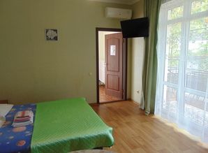 Трехместный номер-студия 'Лайм' мини-отель посуточно Шаляпина, 16В, Новый Свет