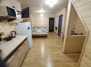 house daily Marko Vovchok 4, Skole