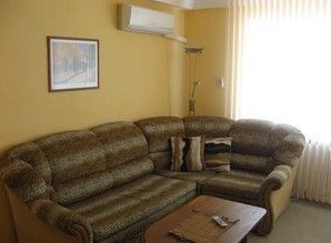 2-bedroom Kiev Center apartment daily b. Lesia Ukrainka 14, Kyiv