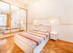 Роскошная квартира , Сабанеевский мост посуточно Одесса Гоголя 14