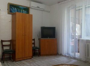 Сдаётся 2-х комнатная квартира в центре квартира посуточно Мкрн Радужный, дом 5, Затока