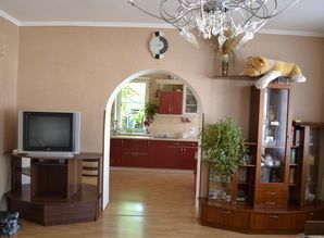 Большой дом с двором,800 м. до пляжей дом посуточно Средняя,50, Евпатория