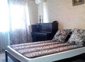 В центре, Оперный  театр. Wi-Fi квартира посуточно пр. Карла Маркса 70А, Днепр (Днепропетровск)