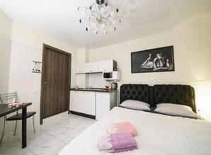 Studio on Zarubina. mini-hotel daily Str. Zarubina, 79, Saratov