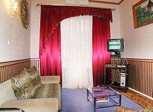 Khreshchatyk, 2 bedrooms + living room apartment daily Malaya ZHitomirskaya Str., Kyiv