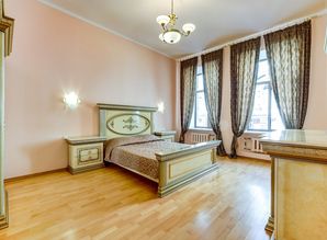 Посуточно 3ккв Невский пр 103 квартира посуточно 3ккв Невский пр 103, Санкт-Петербург