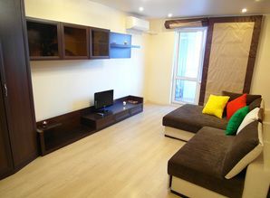 Rent 1-bedroom apartment for rent luxury apartment daily Luganskaya 4, Yekaterinburg