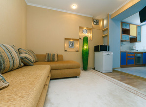 apartment daily Lesi Ukrainki 21b, Kyiv