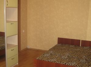 поруч метро 'Героїв Праці' квартира подобово вул.Героїв Праці д.17, Харків