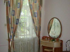 свой 2-х к. дом дом посуточно ул.Кирова, Евпатория