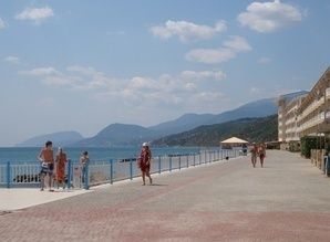 apartment daily pos. Semidvore, Ave  Mozhzhevelovyj, 1, Alushta