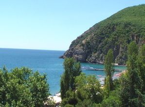 2 BR, Suite 50m from the sea in Partenit apartment daily Partenit Str.Pribrezhnaya,7, Alushta