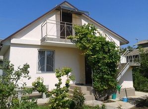 Сдаю2-х этажную да 5 мин от моря на авто дом посуточно Приморская, Евпатория