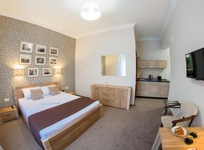 Apartments in the center of Odessa. mini-hotel daily Deribasovskaya 3, Odessa