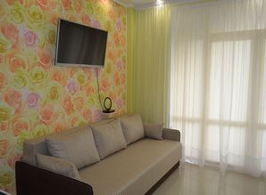 Уютная квартира в 2-х минутах от моря квартира посуточно Приморская 11А, Алупка