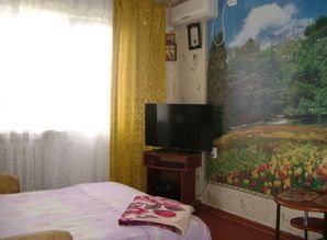 Комната под ключ в центре комната посуточно ул Фрунзе 52, Евпатория