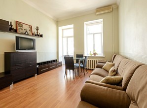 apartment daily Mala ZHitomirska 5, Kyiv