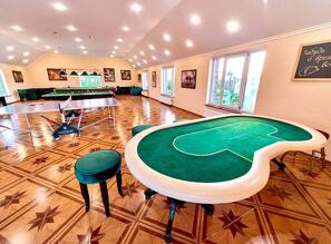 дiм подобово , Київ