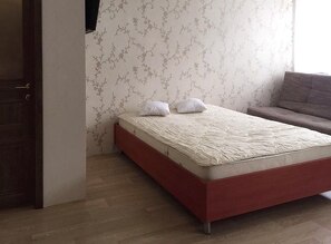 I will rent a 2-room apartment for a day daily Kyiv Anny Ahmatovoj