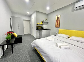 Podobova rent 1k apartment apartment daily vStr. Olesya Gonchara 96, Kyiv