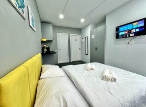 1k apartment for rent in Kiev apartment daily Gonchara, 96, Kyiv