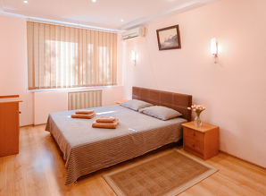 Rent 2k apartment on Pechersk apartment daily Novogospіtalnij, 5, Kyiv