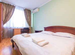 Rent 3k apartment, Zoloti Vorota metro station apartment daily Volodimirska 51-53, Kyiv