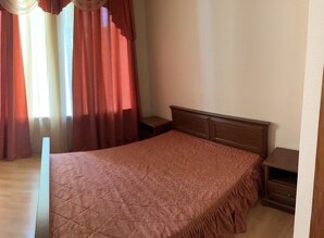 Rent a 3k apartment near the center of Kiev apartment daily Kostelna 6, Kyiv