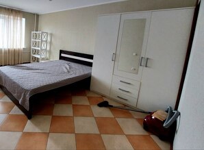 Rent 3k apartment, Pecherska metro station apartment daily Lesі Ukraїnki, 19, Kyiv