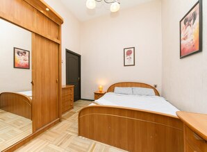 Podobova rent 4k apartment apartment daily Kostelna 7, Kyiv