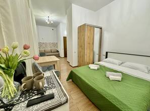 apartment daily Antonovicha, 28, Kyiv